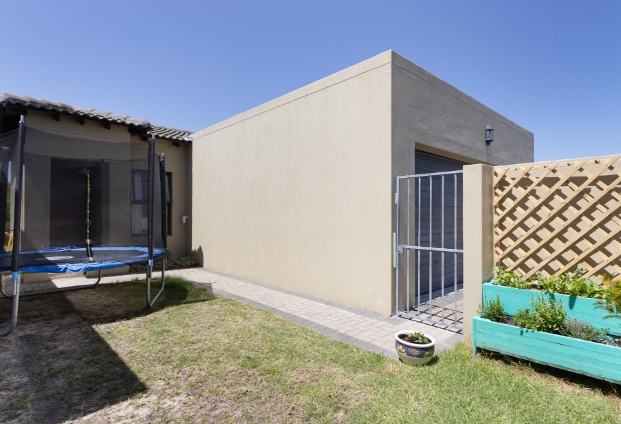 3 Bedroom Property for Sale in Parklands North Western Cape